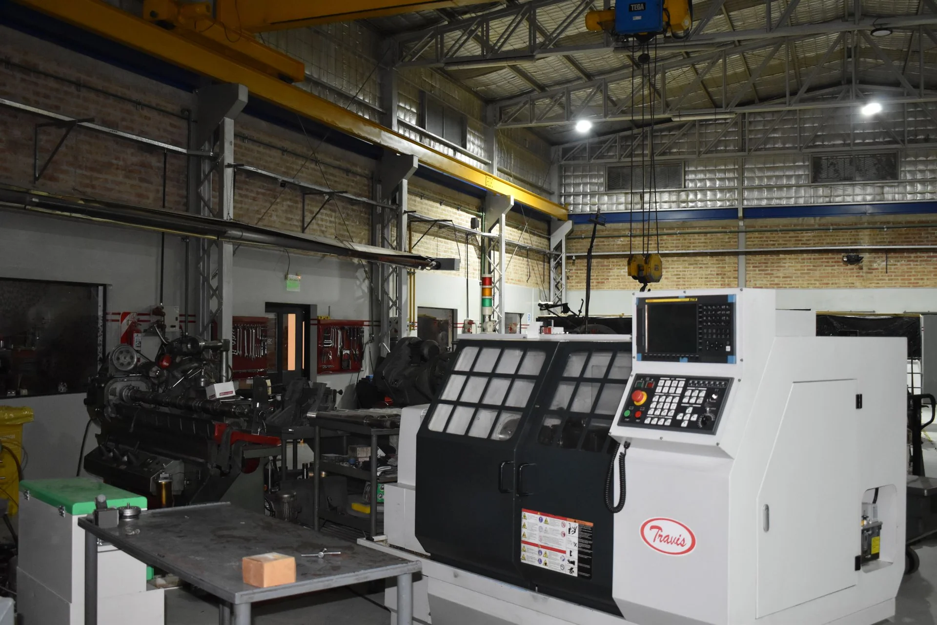 Taller de mecanizado CNC – MEC S.R.L.